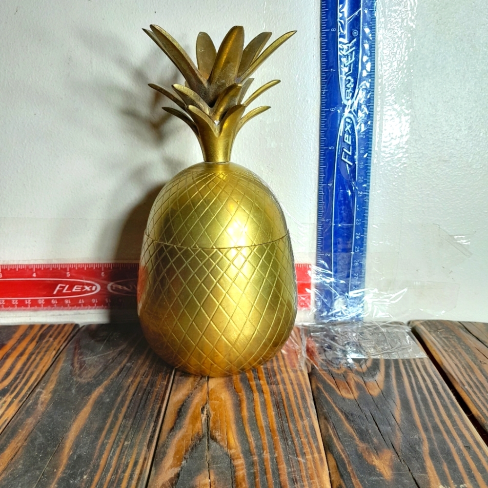 Vintage brass pineapple